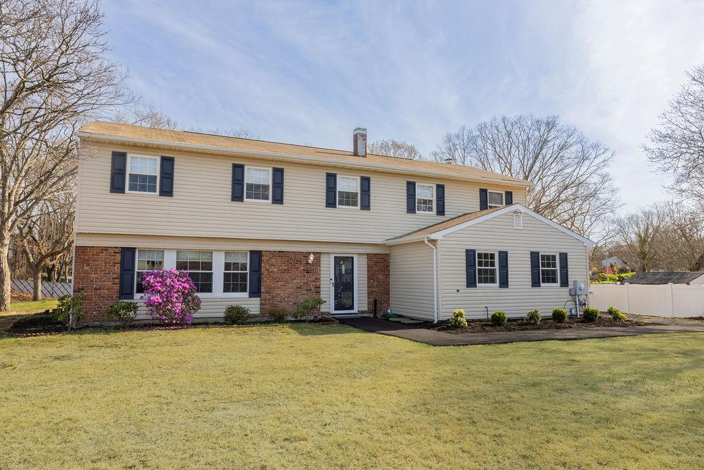 4 Kerry Court, Centereach, New York image 2