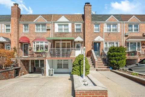 61-43 75th Place Middle Village NY 11379