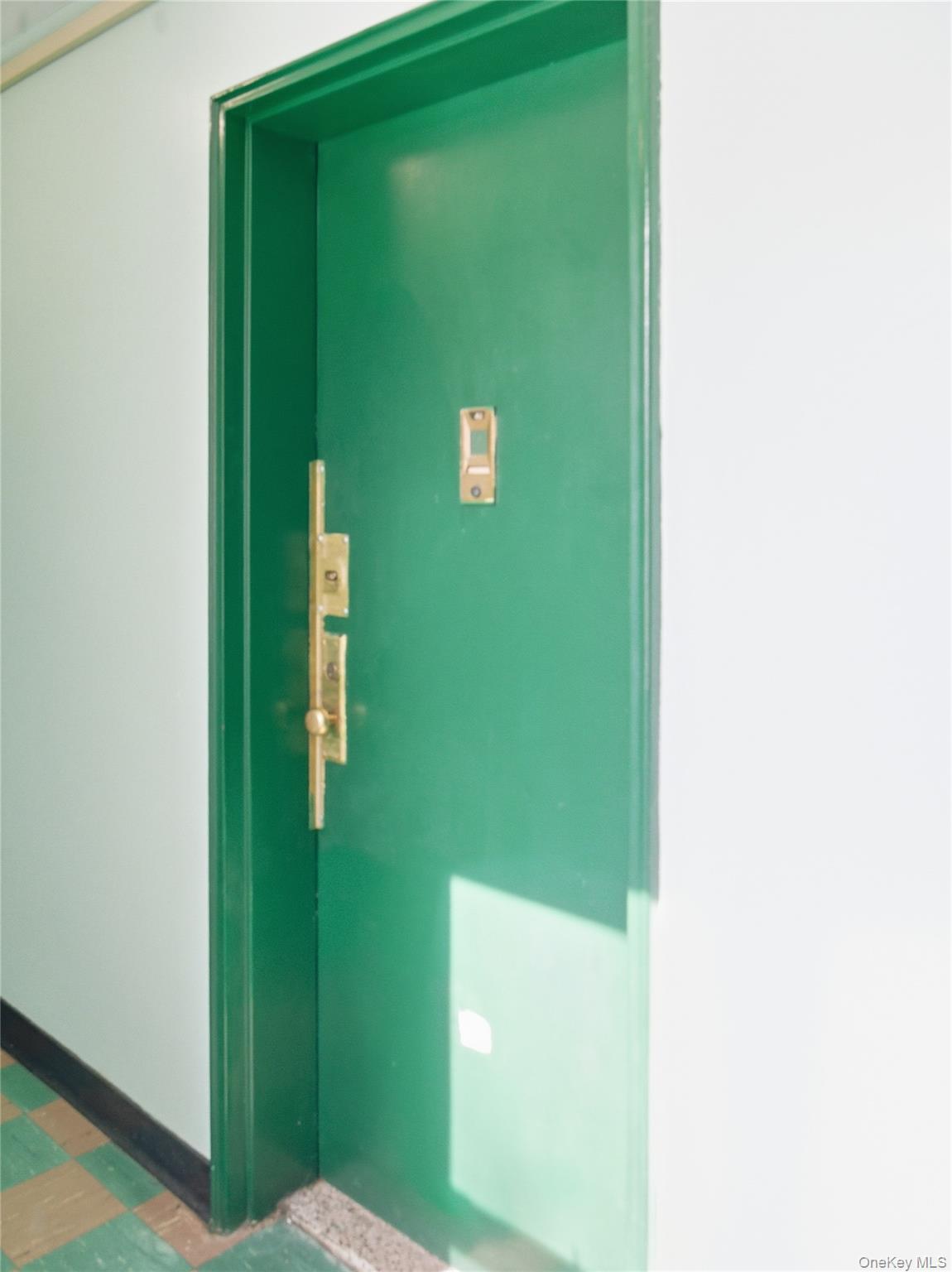 480 Riverdale Avenue 4U