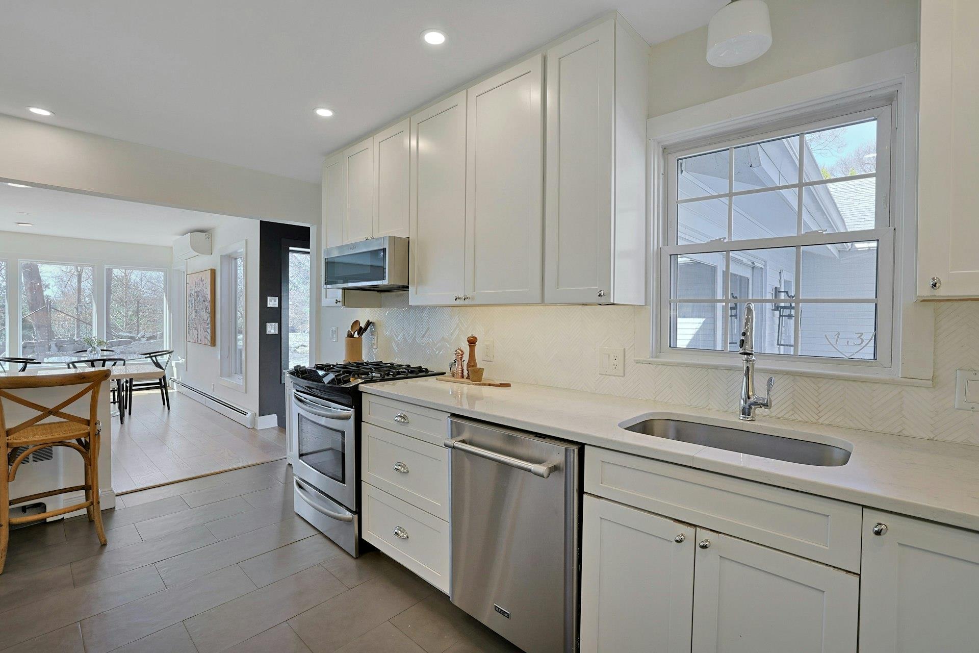 39 Eiler Lane, Irvington, New York image 12