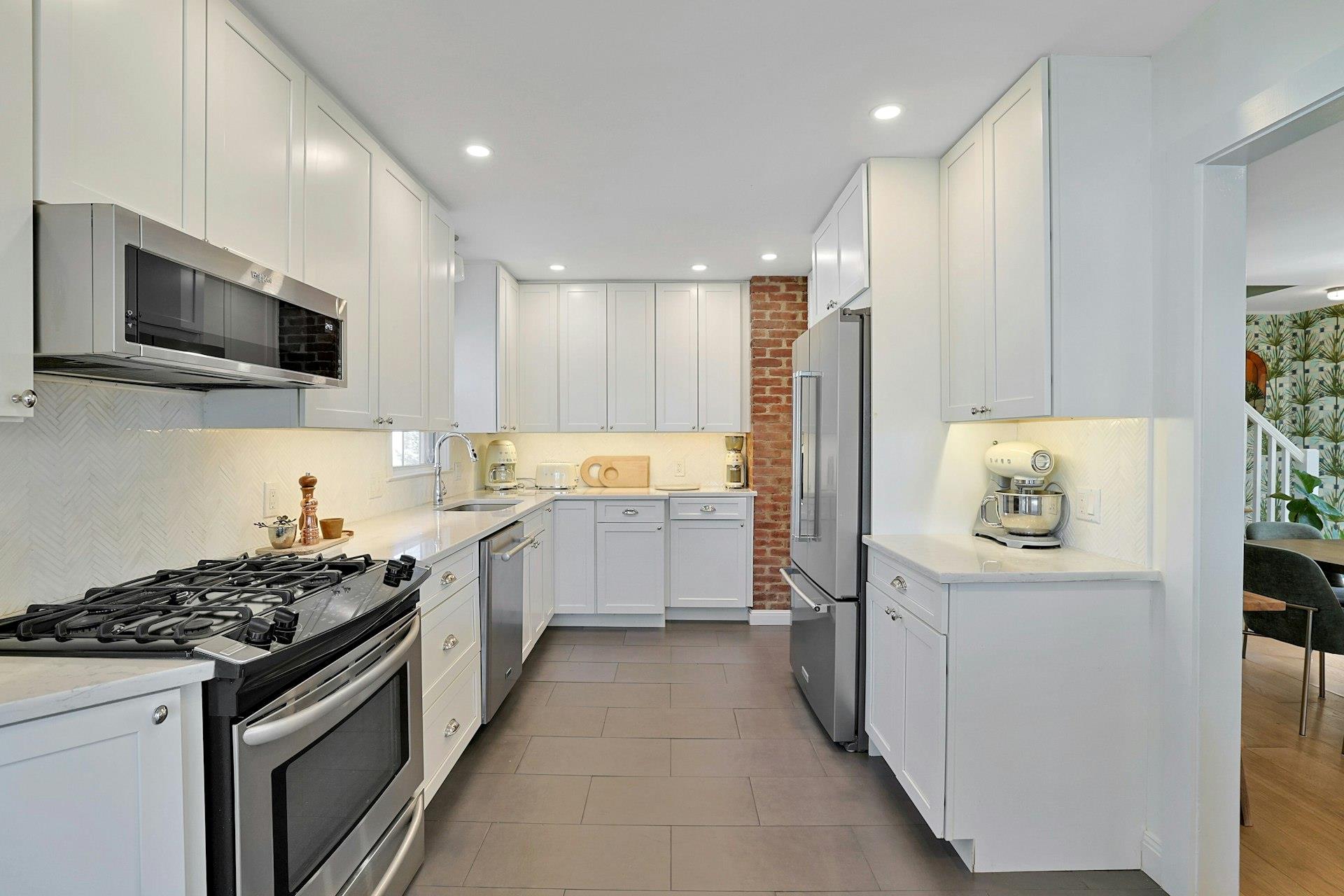 39 Eiler Lane, Irvington, New York image 11
