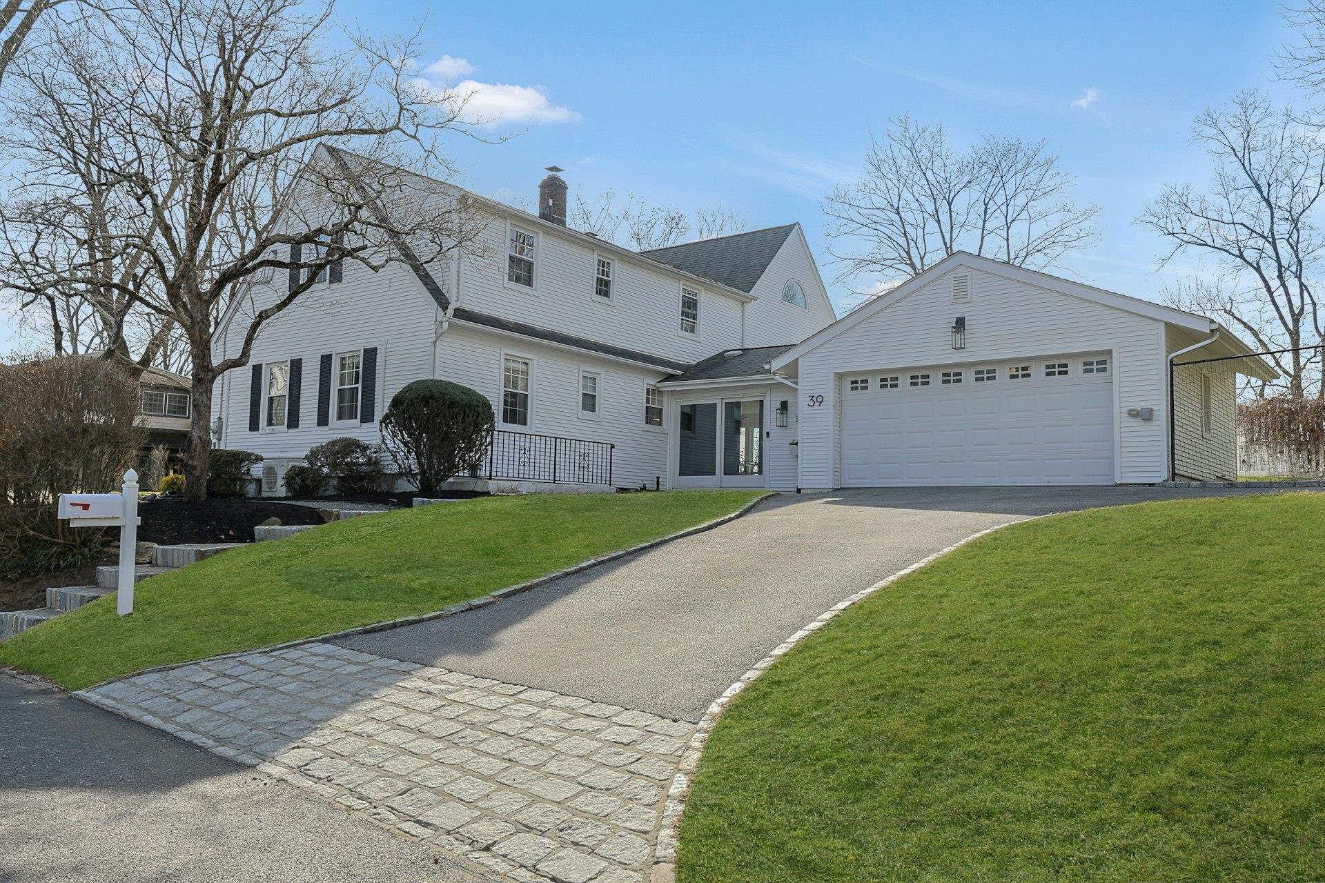 39 Eiler Lane, Irvington, New York image 1