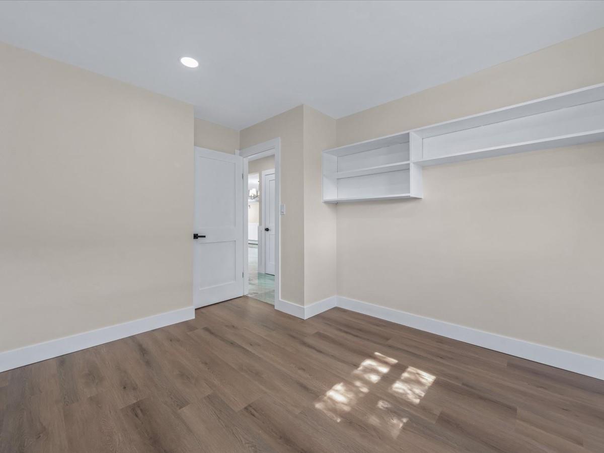 25 Lotus Lane, Westbury, New York image 16