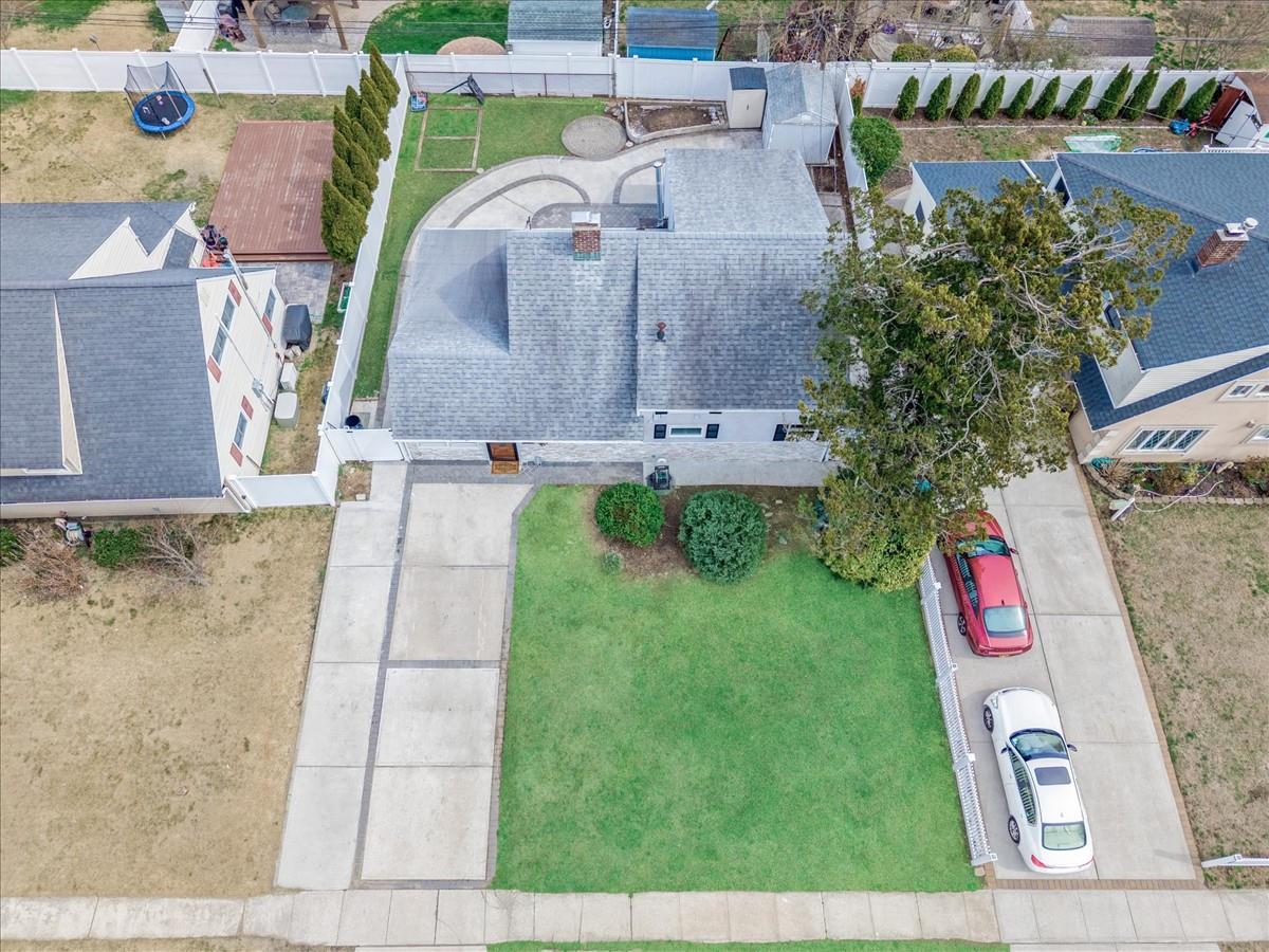 25 Lotus Lane, Westbury, New York image 25