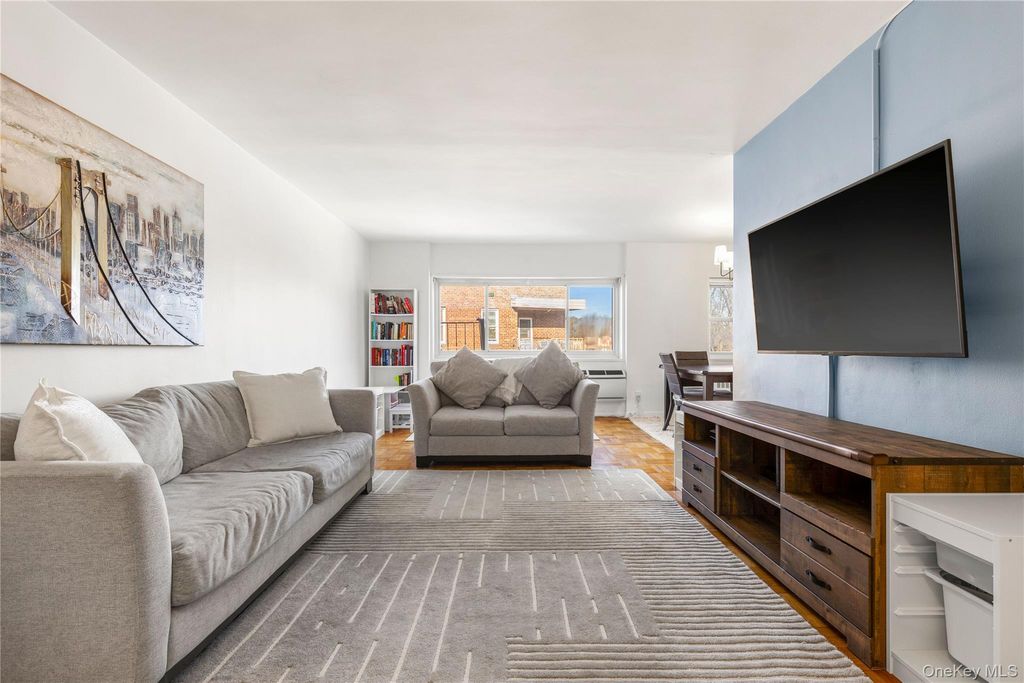 Photo of 45 E Hartsdale Avenue #6L, Hartsdale, NY 10530 (MLS # 954705)