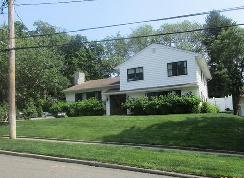 16 Bayview Avenue Port Washington NY 11050