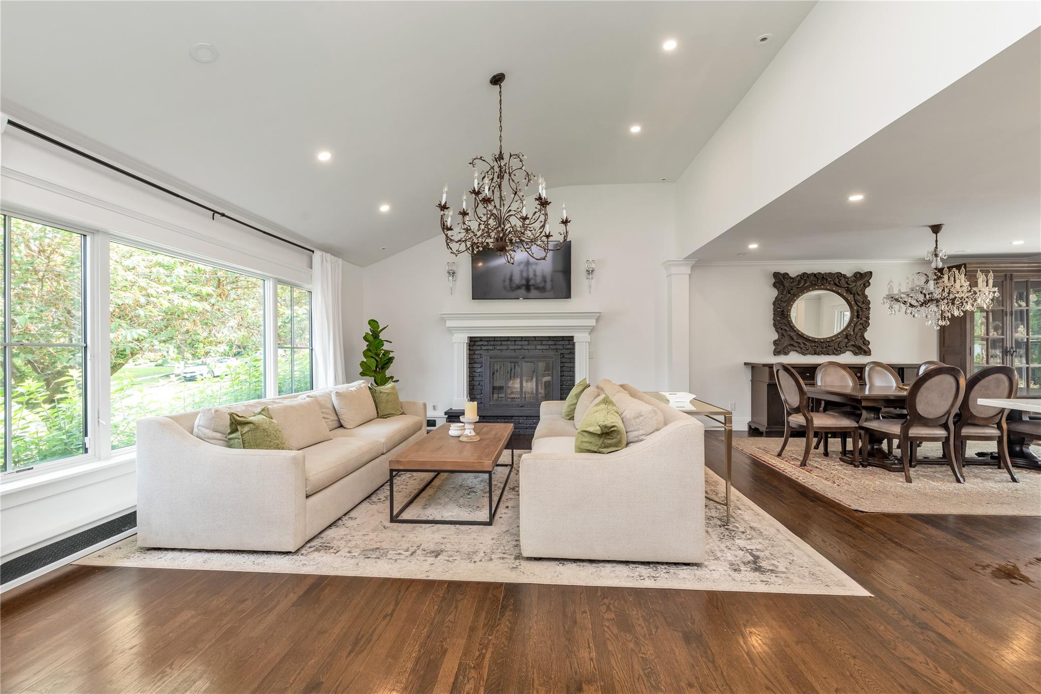16 Bayview Avenue