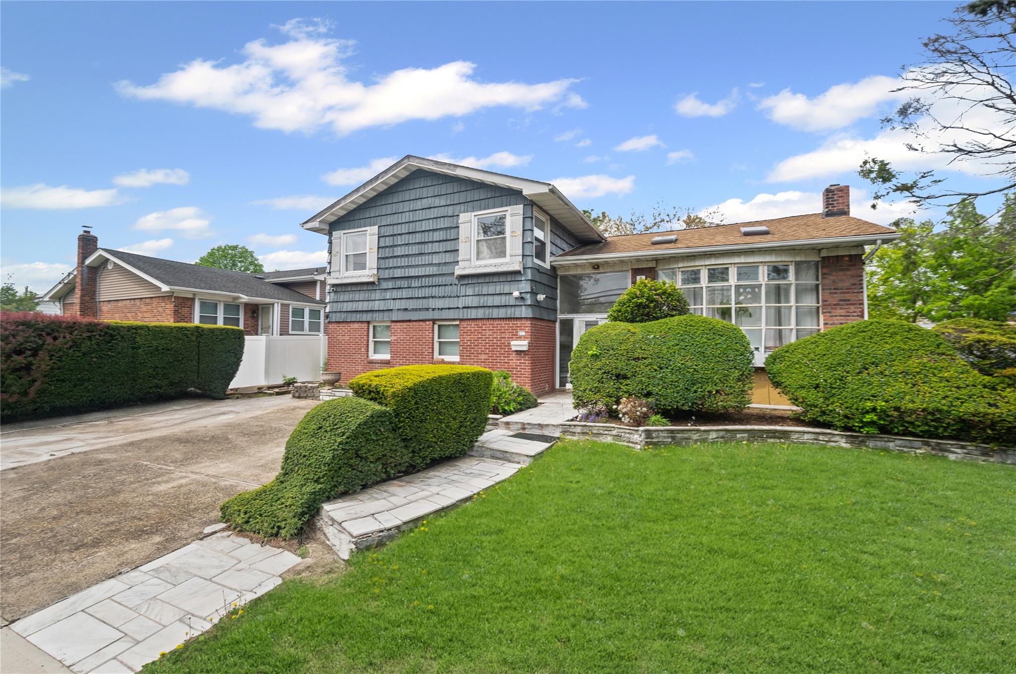 211 Cantiague Rock Road, Westbury, New York image 29