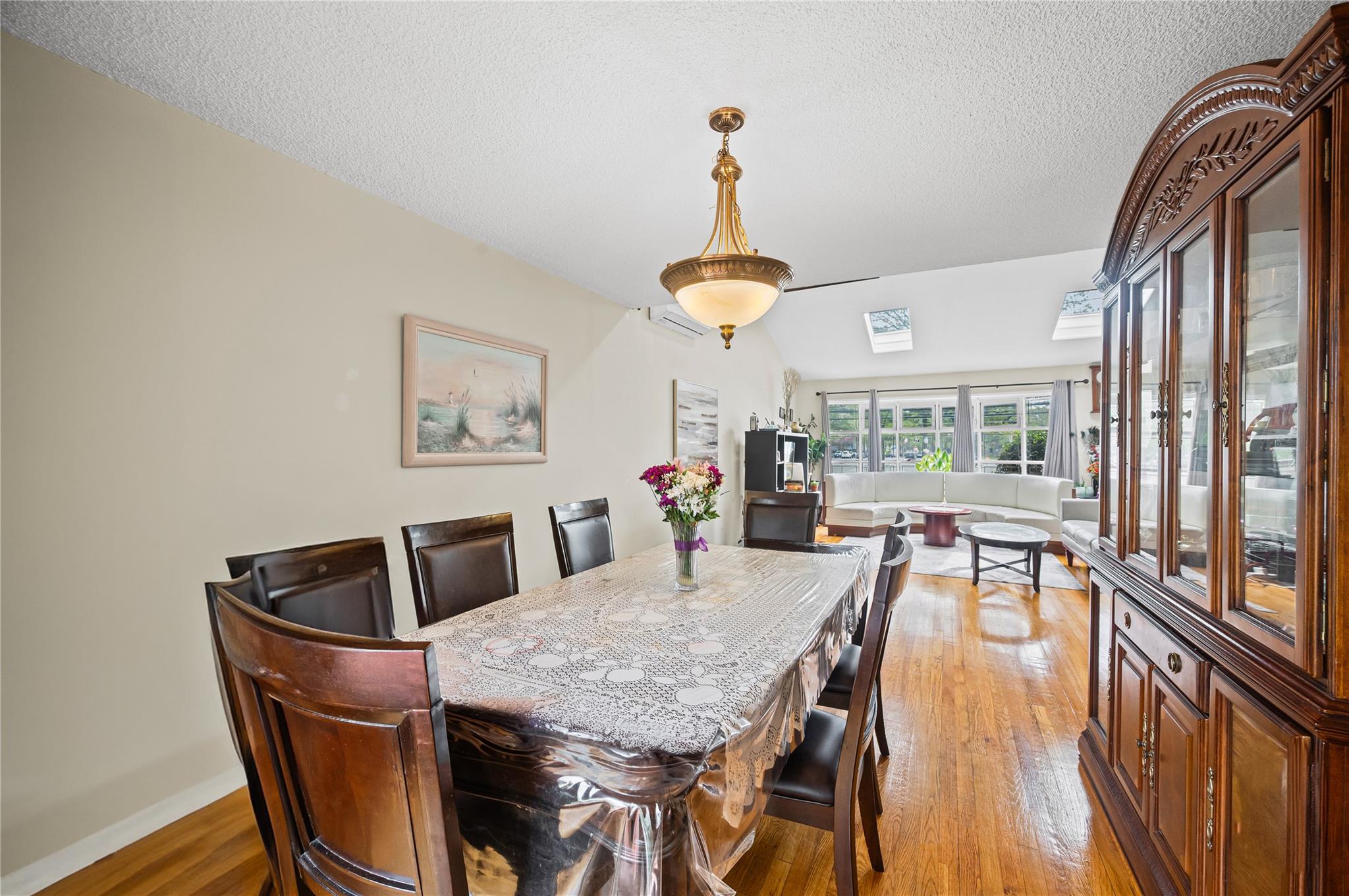 211 Cantiague Rock Road, Westbury, New York image 6