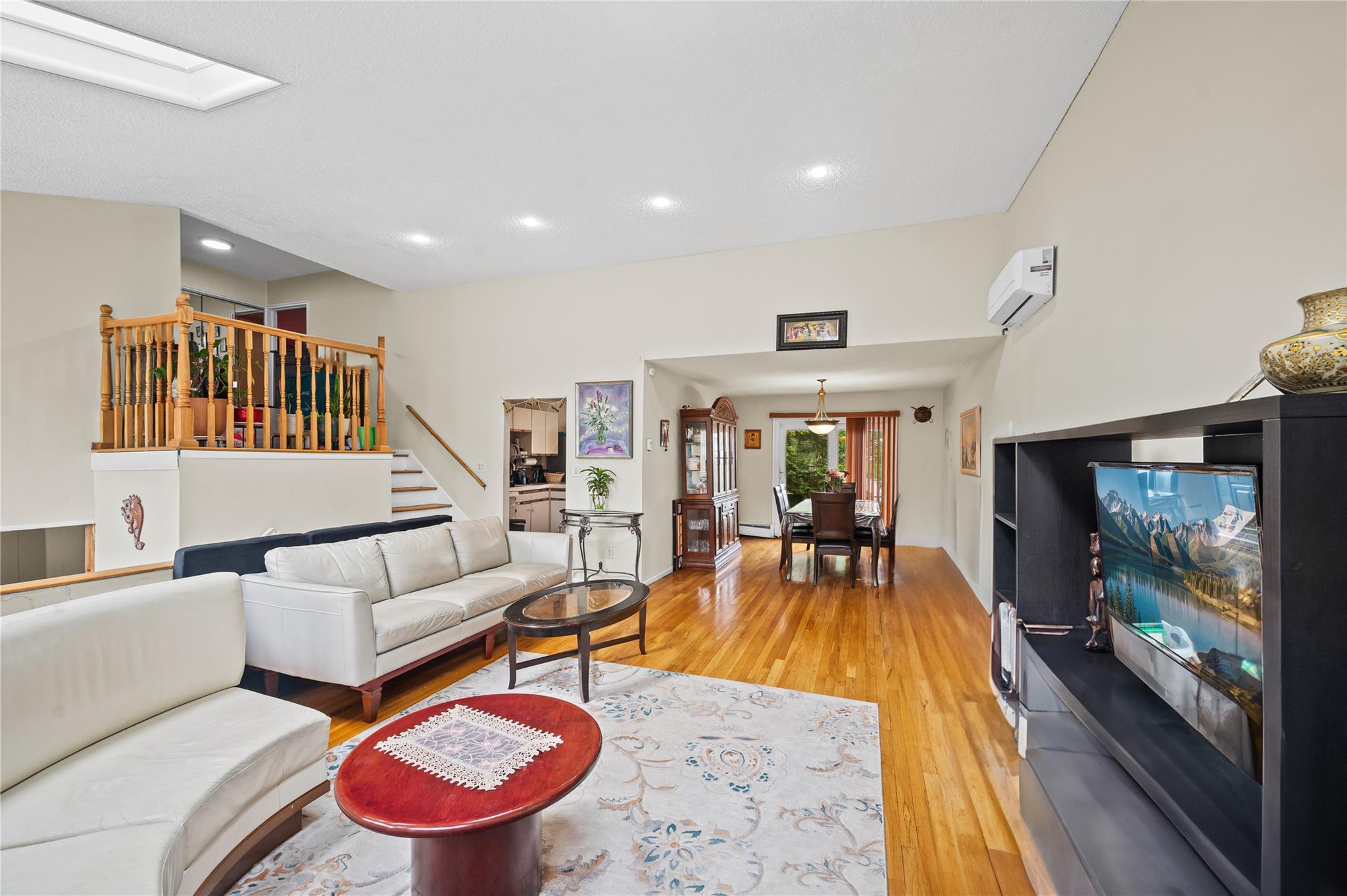 211 Cantiague Rock Road, Westbury, New York image 5