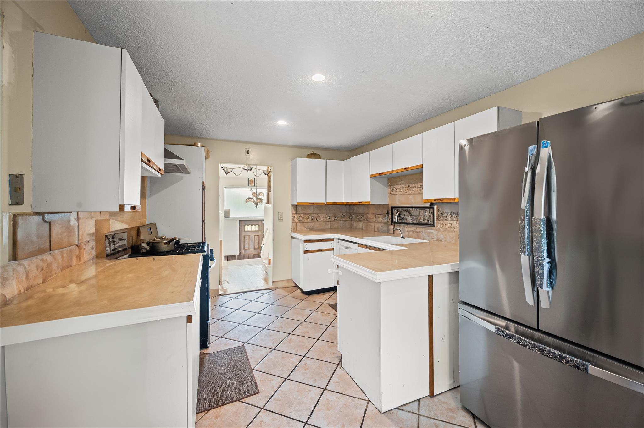 211 Cantiague Rock Road, Westbury, New York image 8