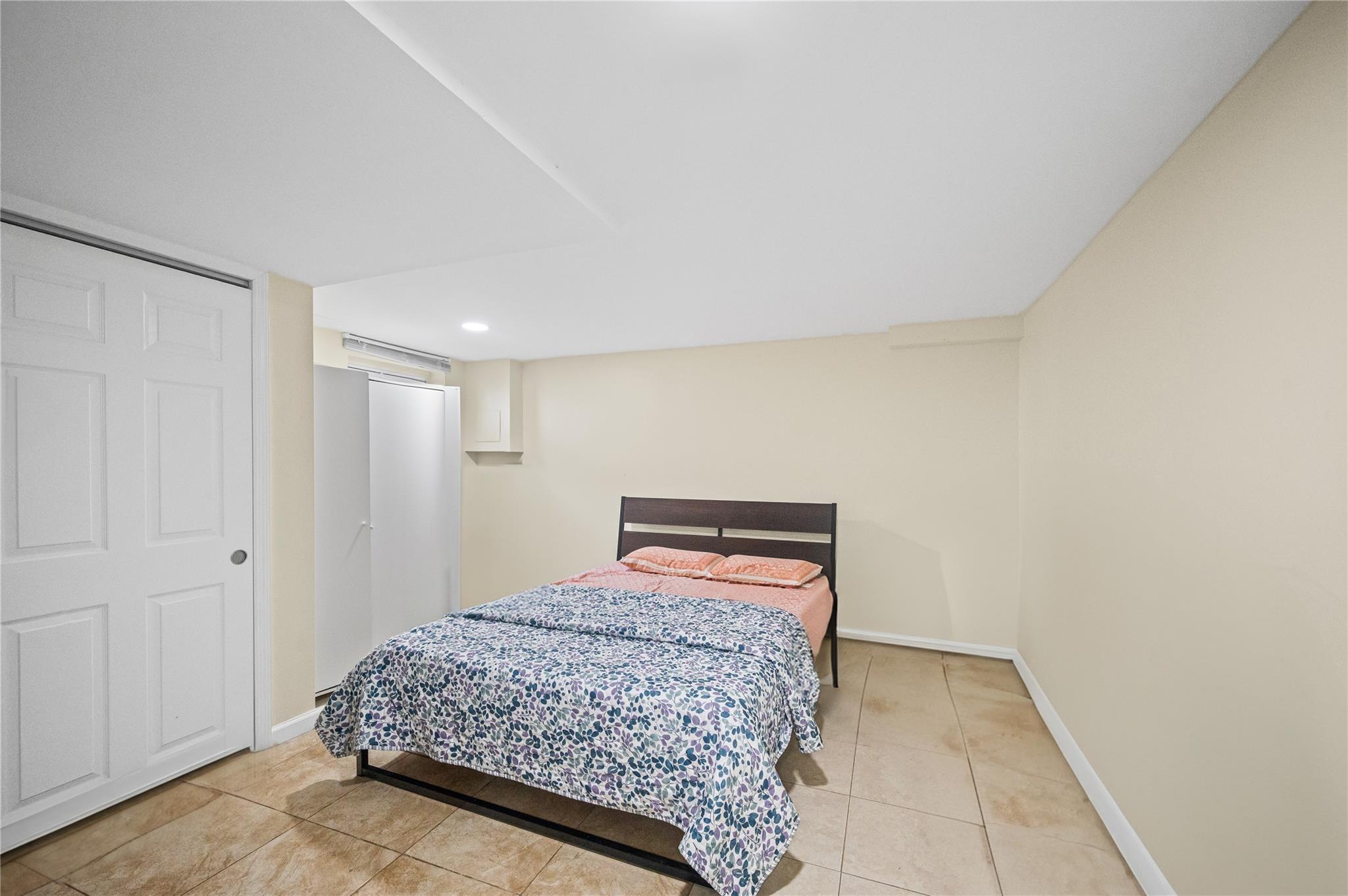 211 Cantiague Rock Road, Westbury, New York image 19
