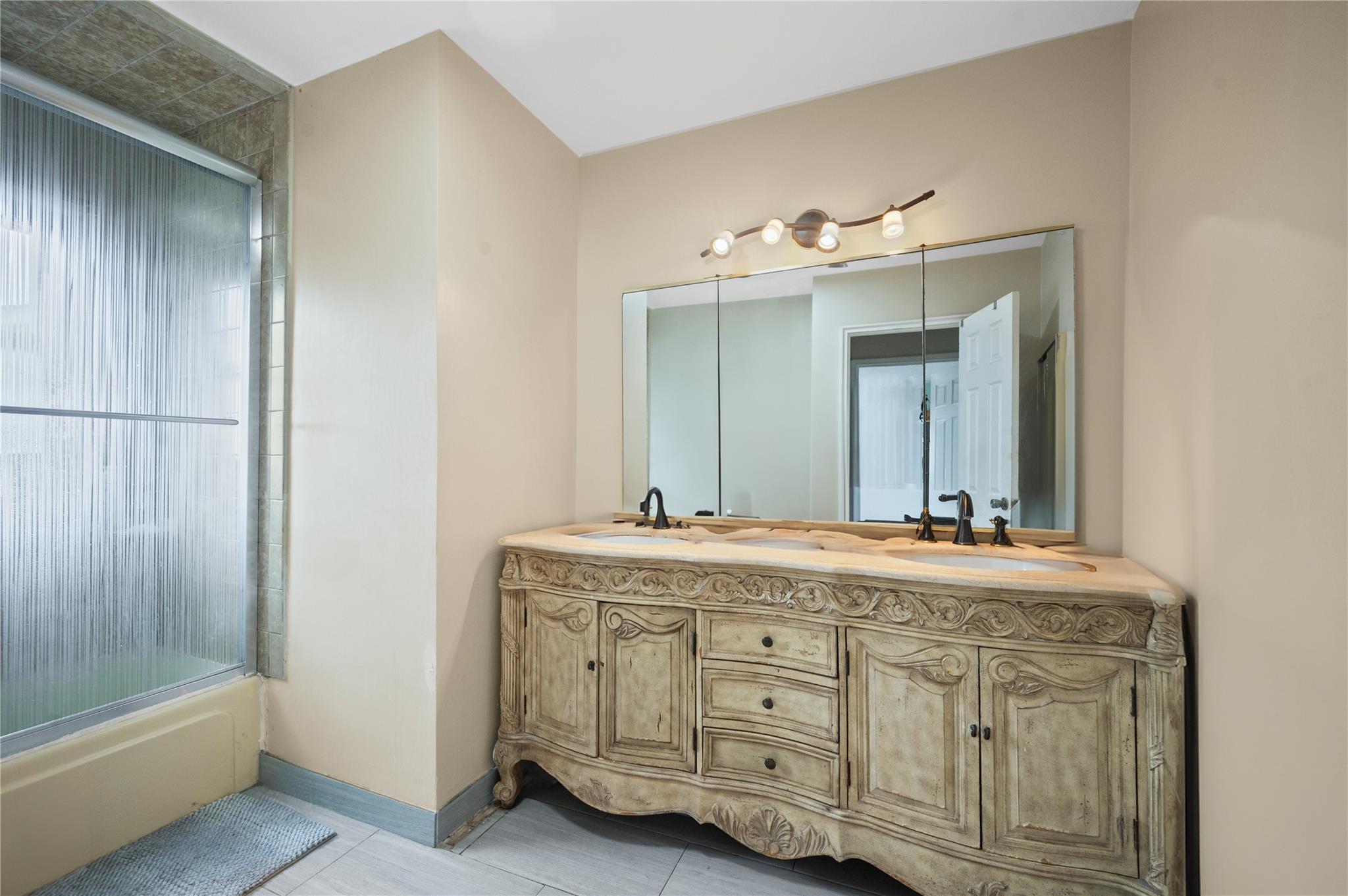 211 Cantiague Rock Road, Westbury, New York image 11