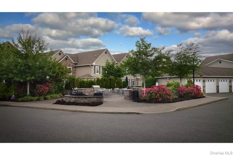 Apartment For Rent - 2200 Dolphin Lane #1309<br/> Holbrook, NY 11741