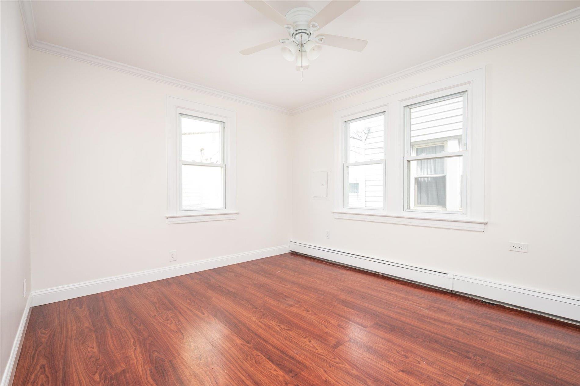 Long Beach, New York 11561, United States, 7 Bedrooms Bedrooms, ,3 BathroomsBathrooms,Residential,Pending,124085