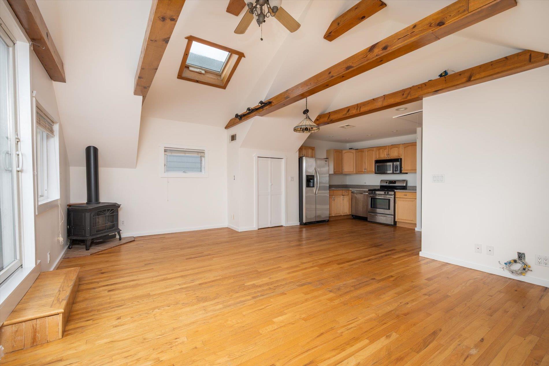 Long Beach, New York 11561, United States, 7 Bedrooms Bedrooms, ,3 BathroomsBathrooms,Residential,Pending,124085