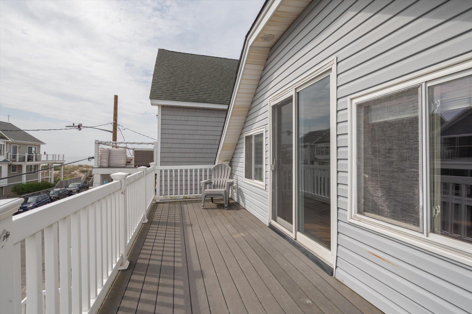 Long Beach, New York 11561, United States, 7 Bedrooms Bedrooms, ,3 BathroomsBathrooms,Residential,Pending,124085