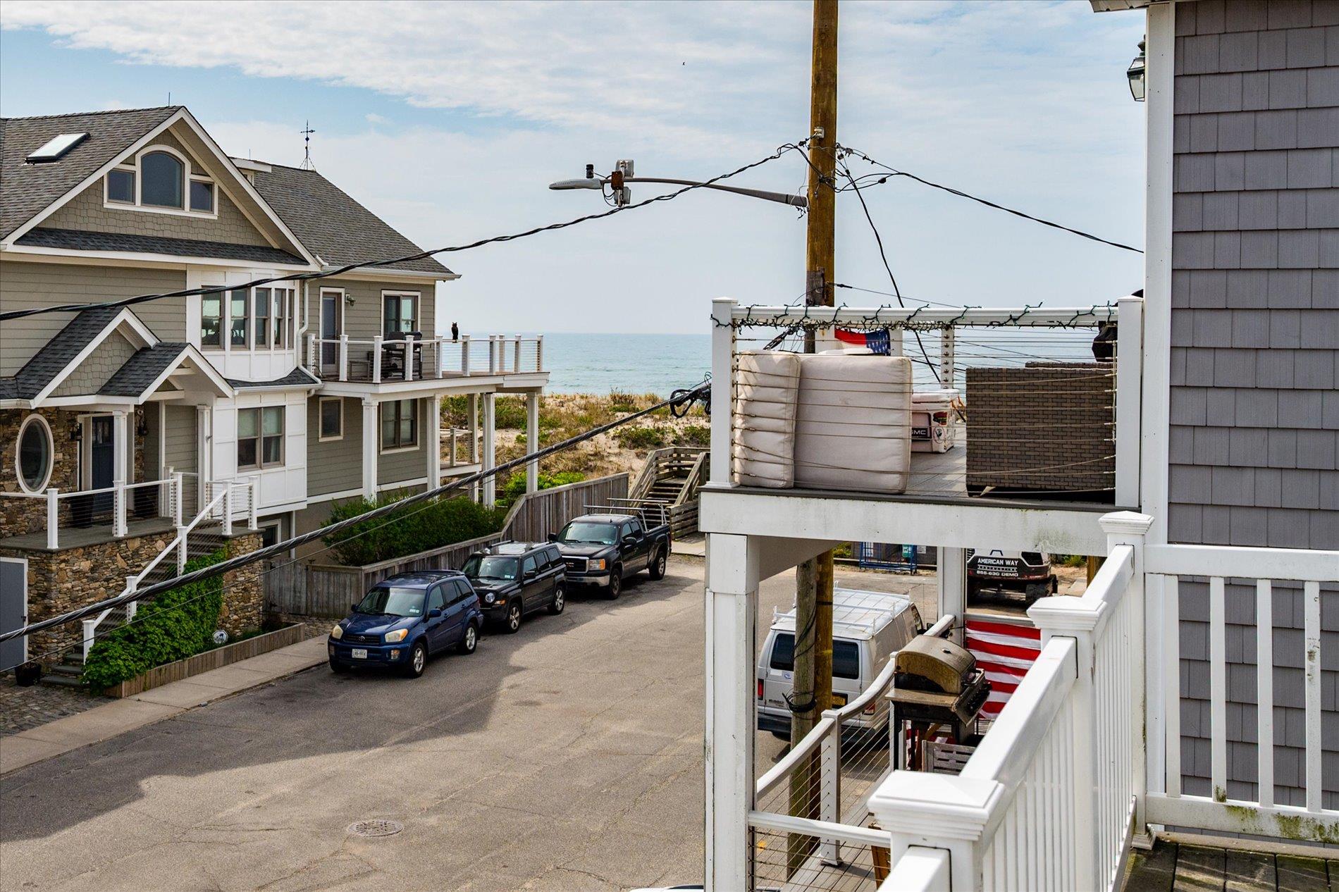 Long Beach, New York 11561, United States, 7 Bedrooms Bedrooms, ,3 BathroomsBathrooms,Residential,Pending,124085