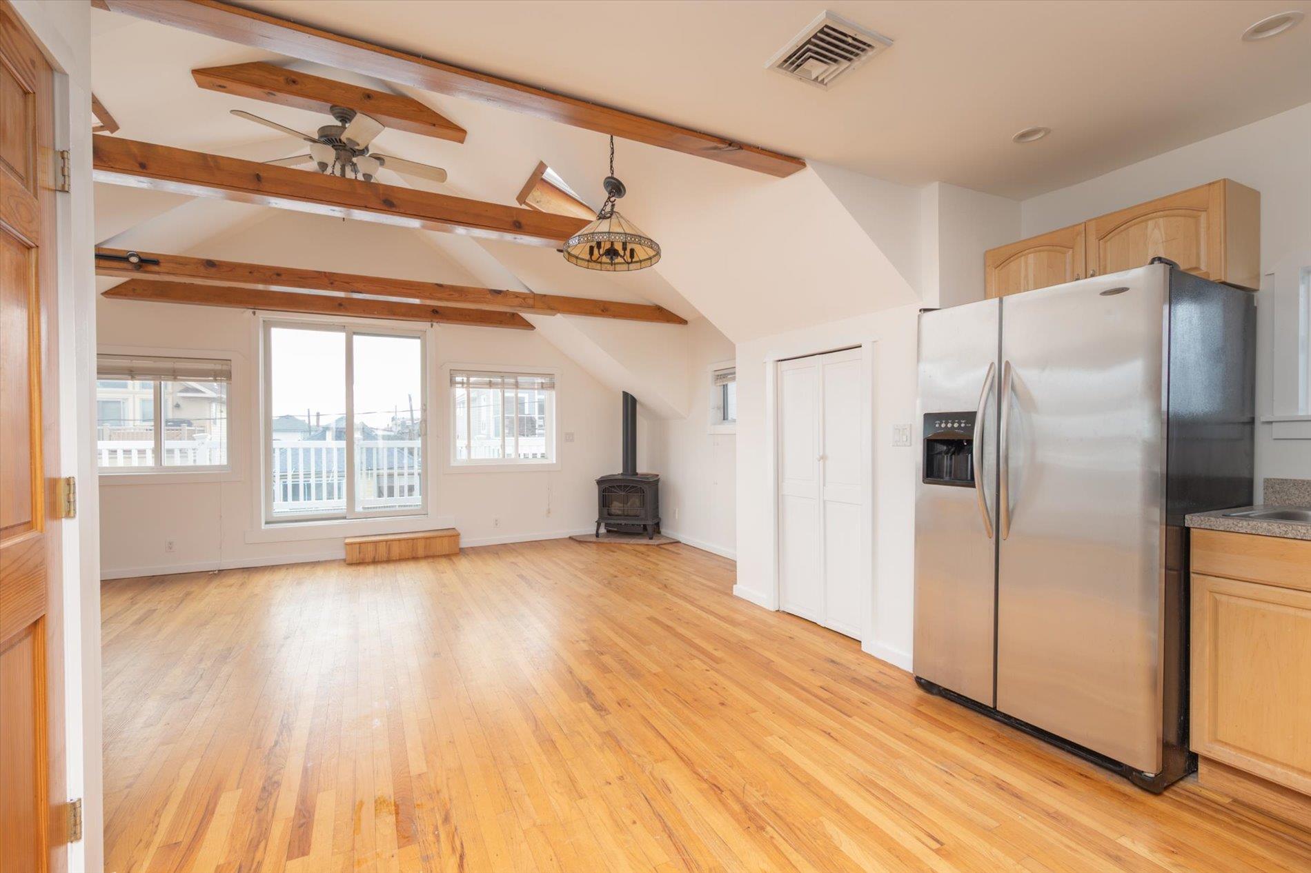 Long Beach, New York 11561, United States, 7 Bedrooms Bedrooms, ,3 BathroomsBathrooms,Residential,Pending,124085