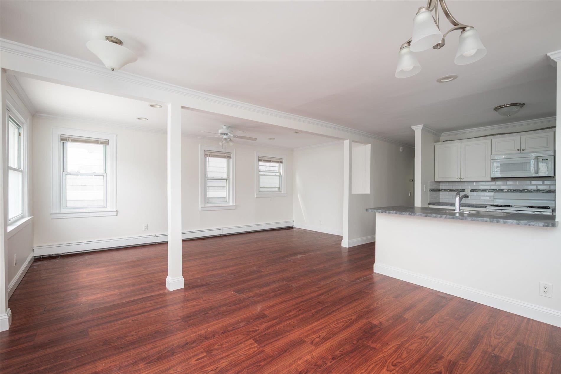 Long Beach, New York 11561, United States, 7 Bedrooms Bedrooms, ,3 BathroomsBathrooms,Residential,Pending,124085