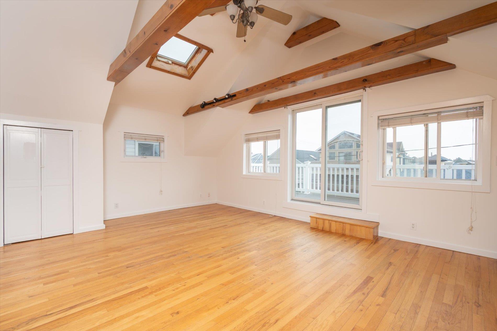 Long Beach, New York 11561, United States, 7 Bedrooms Bedrooms, ,3 BathroomsBathrooms,Residential,Pending,124085