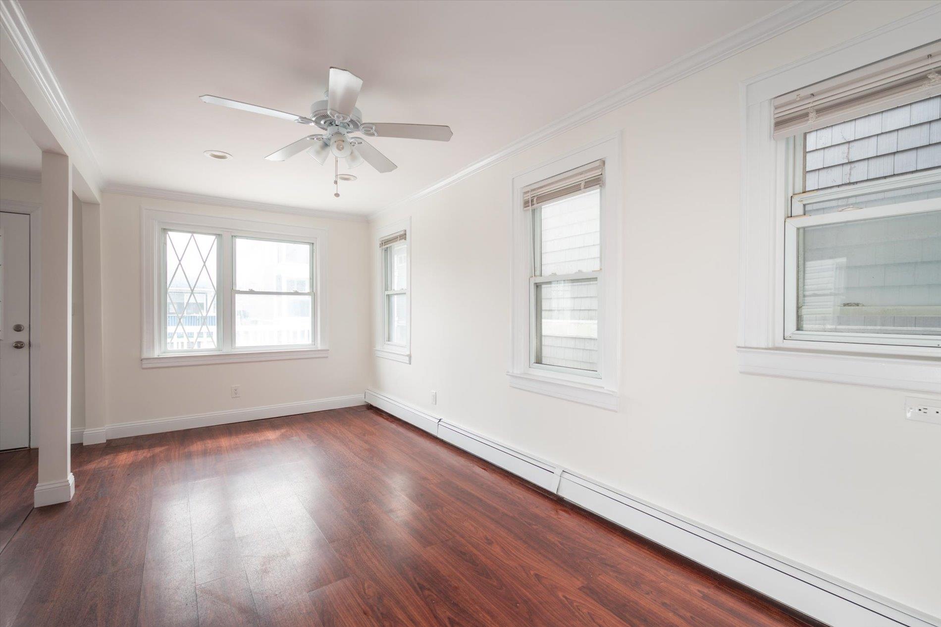 Long Beach, New York 11561, United States, 7 Bedrooms Bedrooms, ,3 BathroomsBathrooms,Residential,Pending,124085