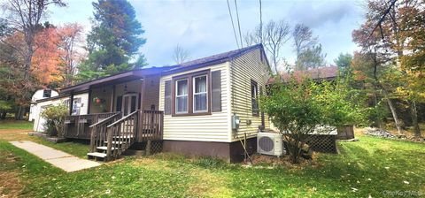 Photo of 565 Cold Spring Road, Monticello, NY 12701 (MLS # 928117)