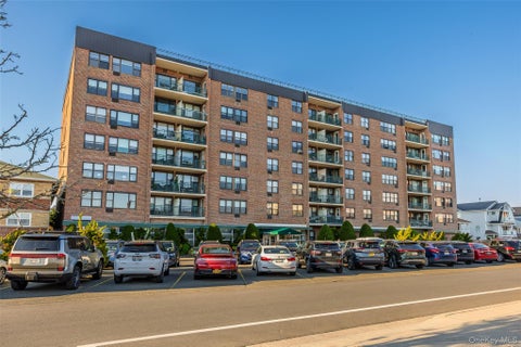 Townhouse For Sale - 333 E Broadway #4K<br/> Long Beach, NY 11558