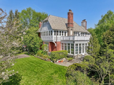 Homes For Sale - 15 Hemlock Road<br/> Bronxville, NY 10708
