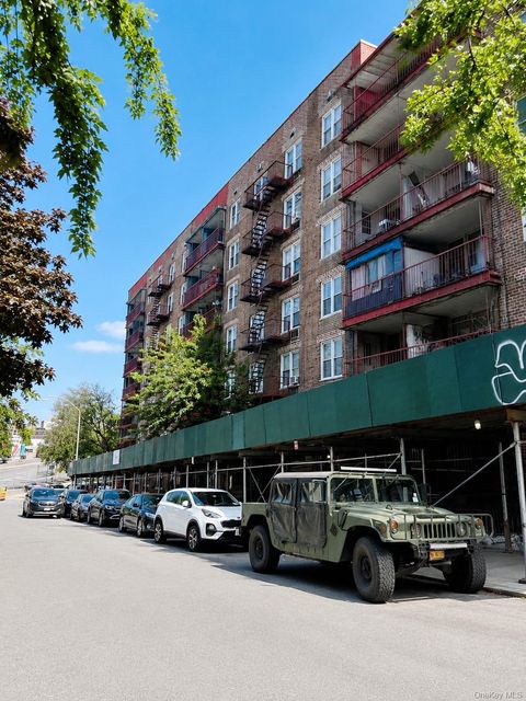 Photo of 8616 60th Avenue #3P, Elmhurst, NY 11373 (MLS # 1001879)