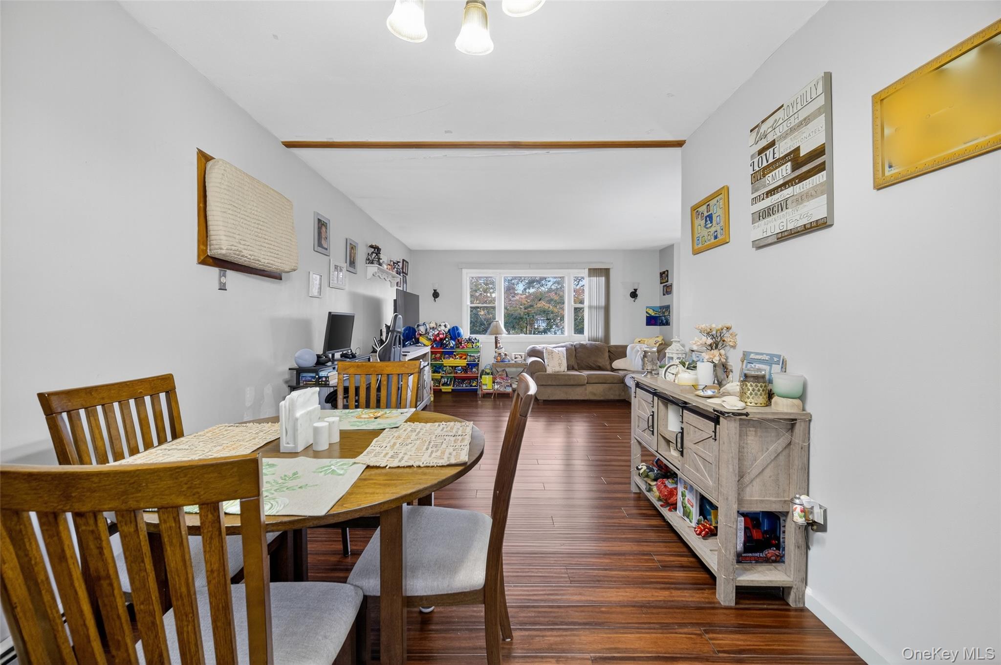 Poughkeepsie, New York 12603, United States, 4 Bedrooms Bedrooms, ,2 BathroomsBathrooms,Residential,Active,234024