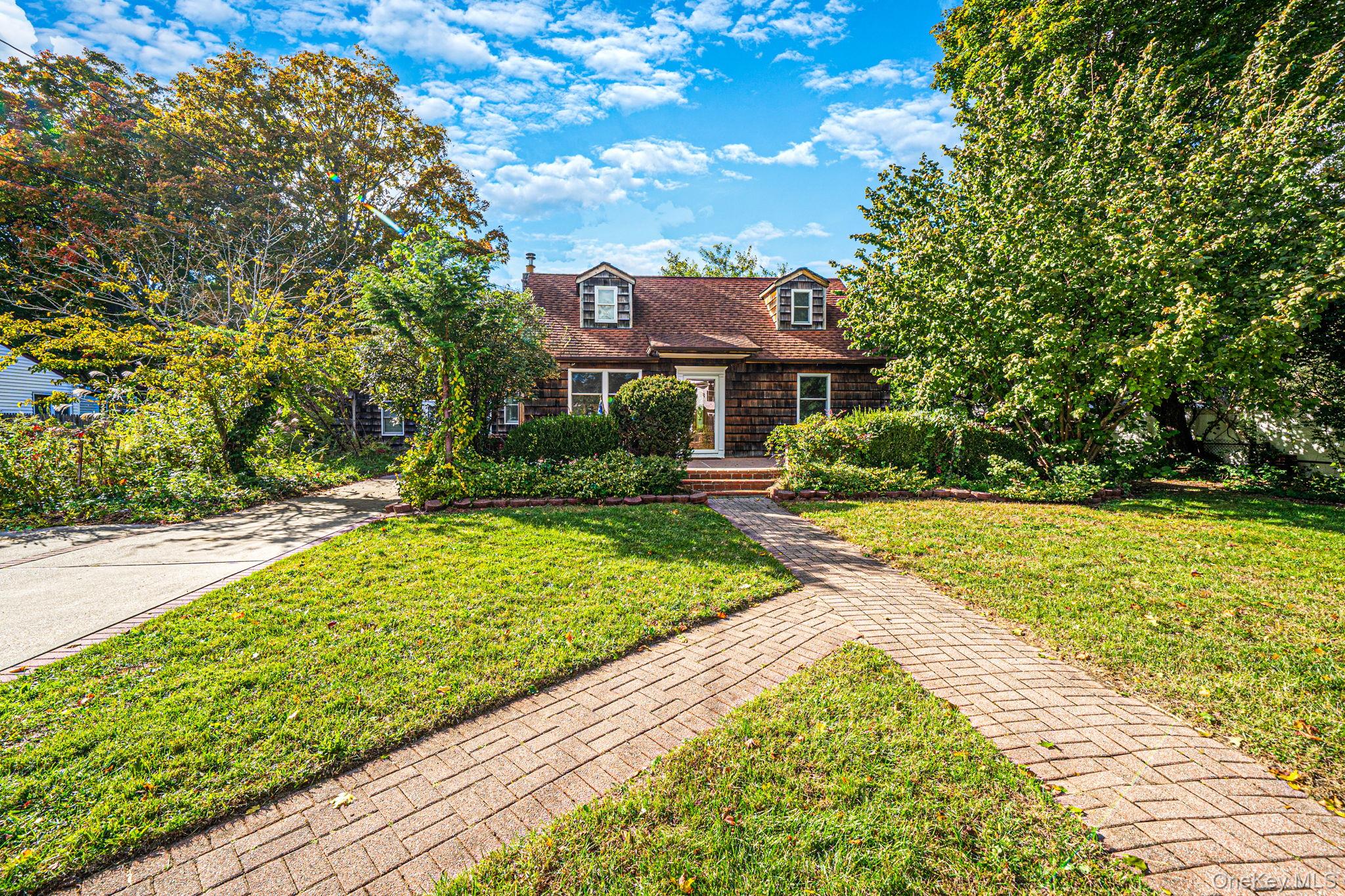 1041 Joselson Avenue