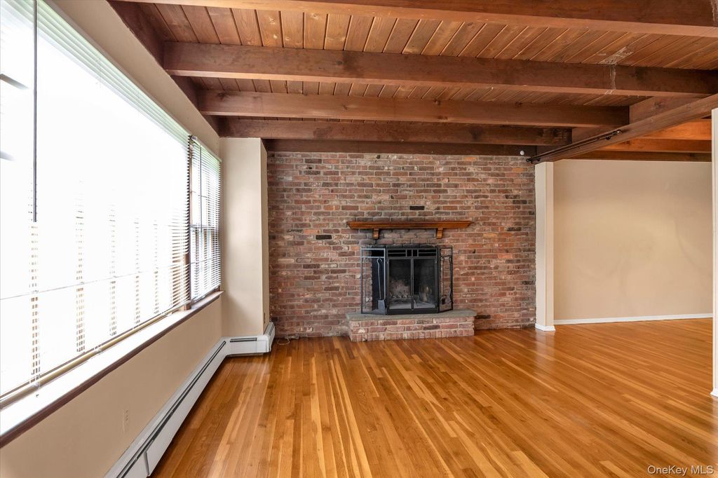 Photo of 21 Beech Place, Huntington, NY 11743 (MLS # 994604)