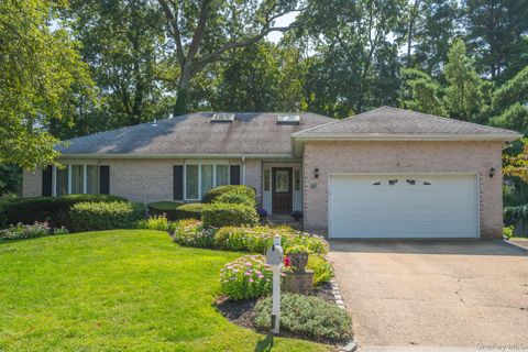 Homes For Sale - 14 Oak Point Drive<br/> Bayville, NY 11709