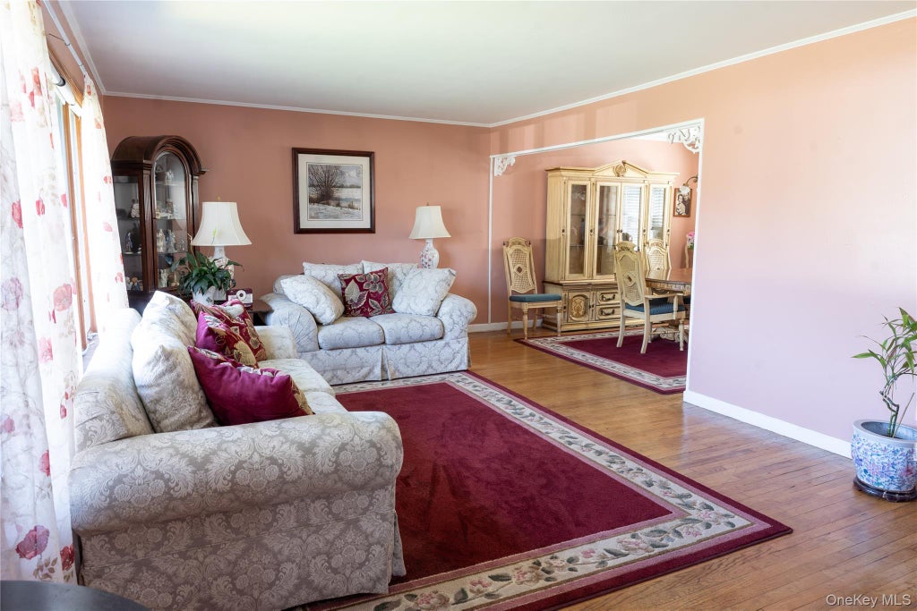 Photo of 127 Suffolk Avenue, West Babylon, NY 11704 (MLS # 1019280)