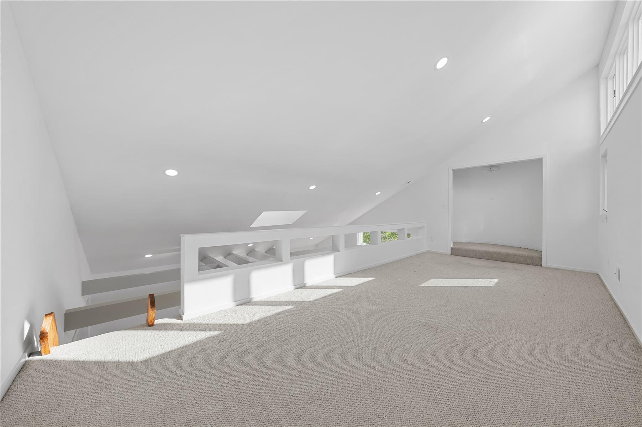 6 Blue Sky Court, Huntington, New York image 20