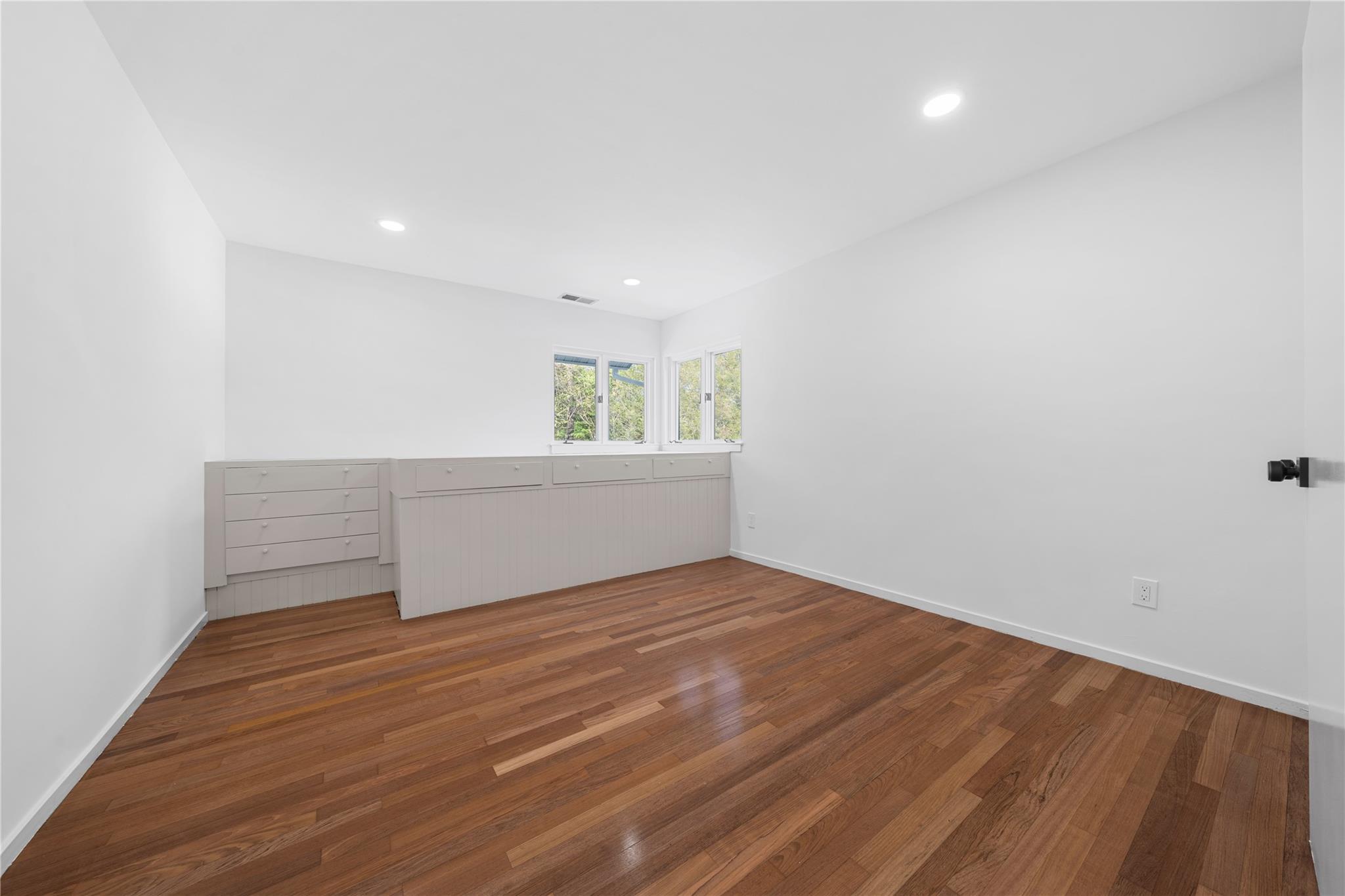 6 Blue Sky Court, Huntington, New York image 13