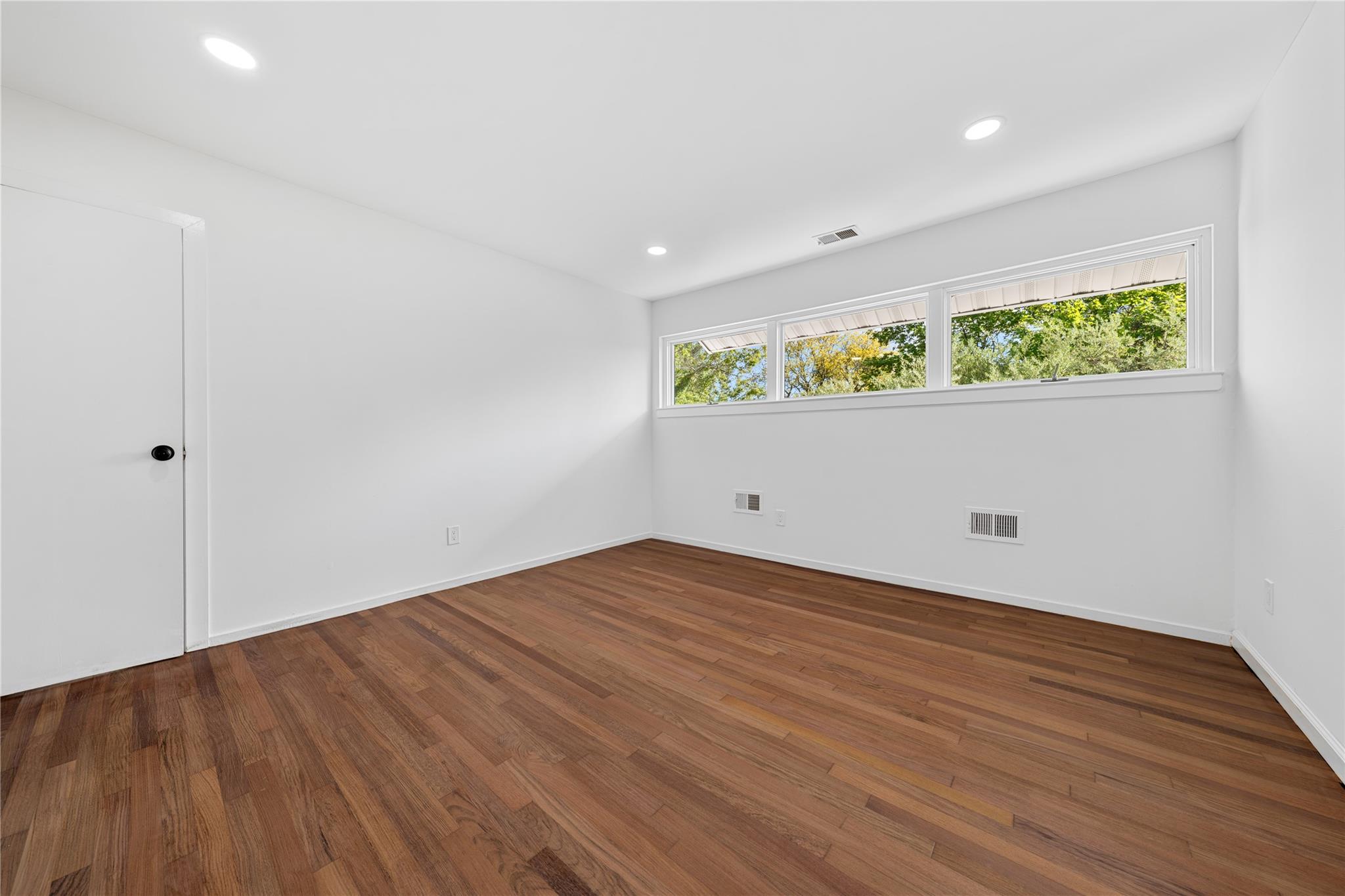 6 Blue Sky Court, Huntington, New York image 15