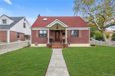 7653 268th Street Glen Oaks NY 11040