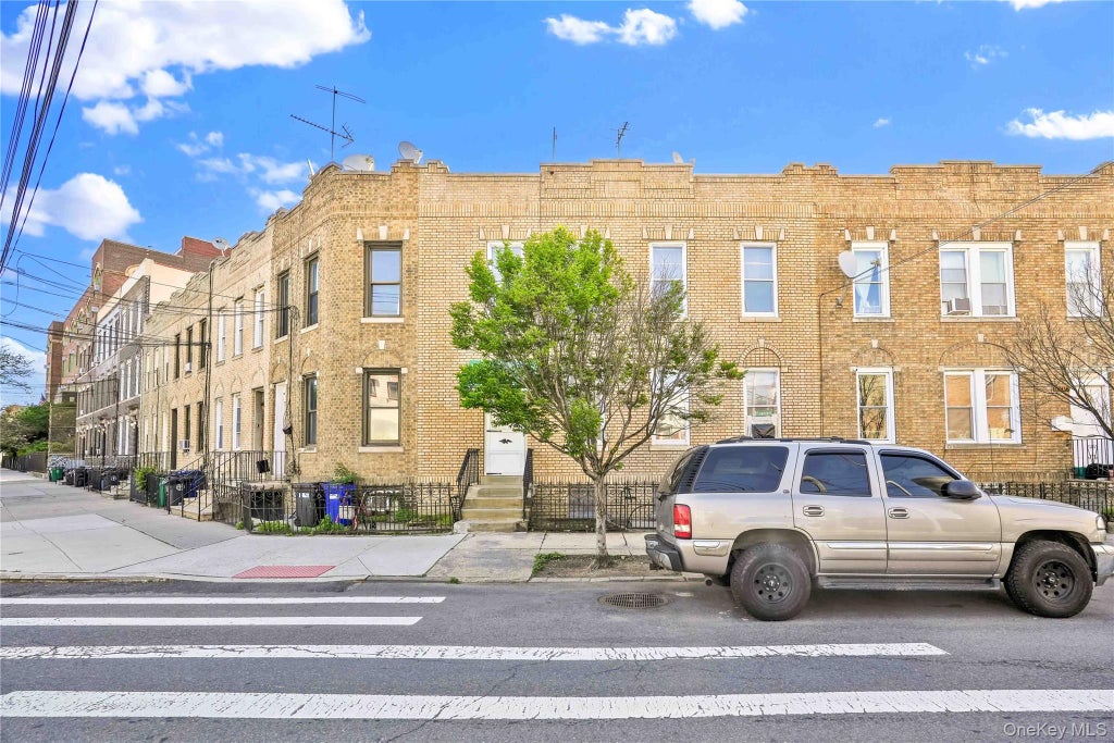 Photo of 4201 Newtown Road, Astoria, NY 11103 (MLS # 1016603)