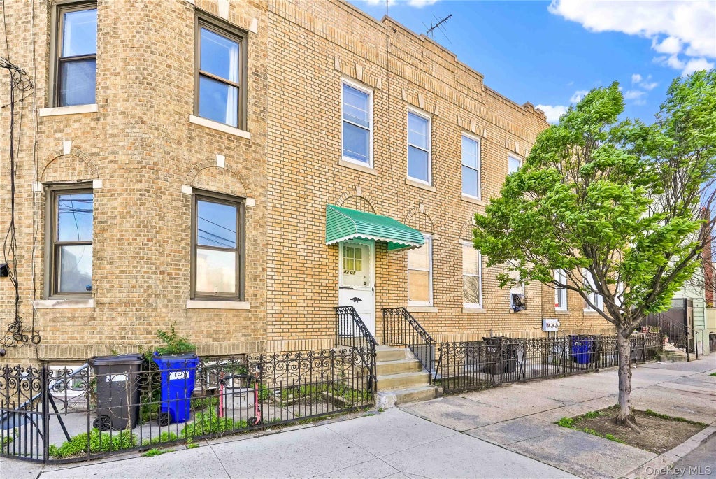 Photo of 4201 Newtown Road, Astoria, NY 11103 (MLS # 1016603)