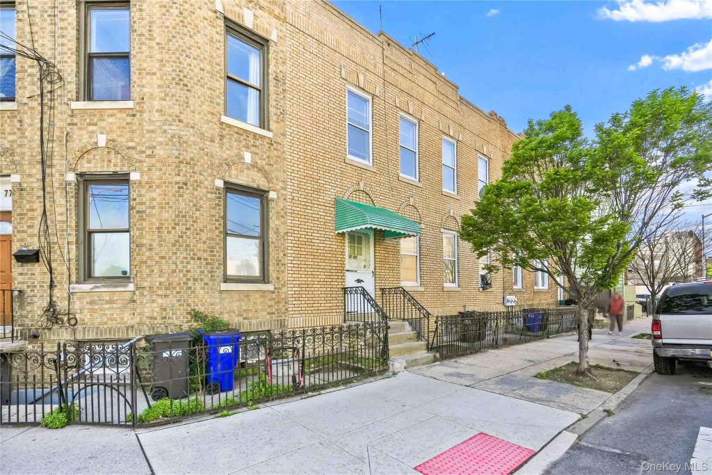 Photo of 4201 Newtown Road, Astoria, NY 11103 (MLS # 1016603)