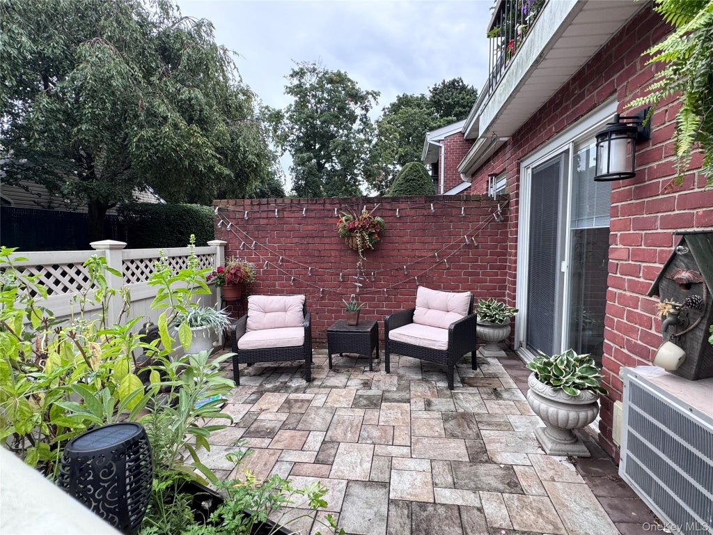 Photo of 745 Conklin Street #18, Farmingdale, NY 11735 (MLS # 1044109)