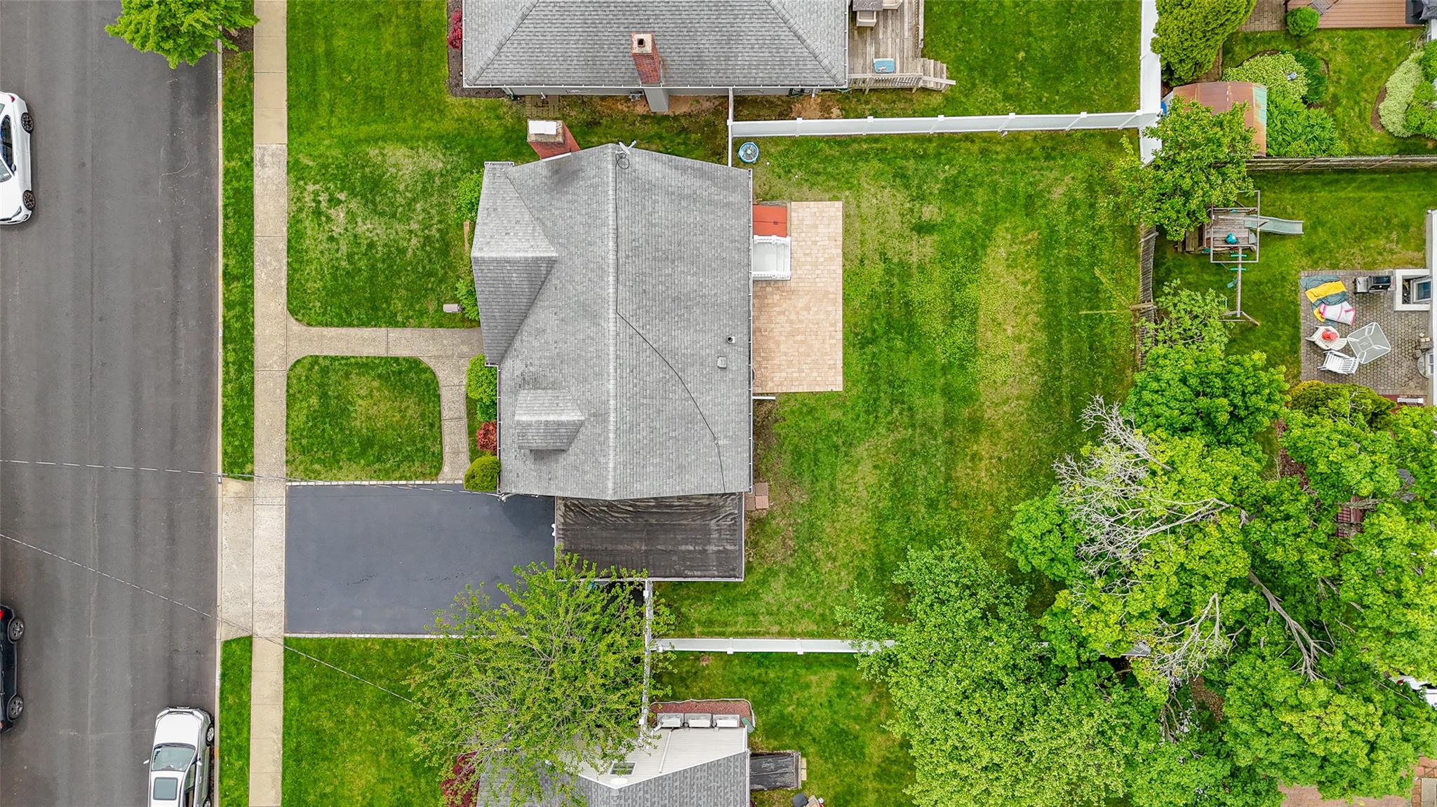 1652 Baker Avenue, Merrick, New York image 21