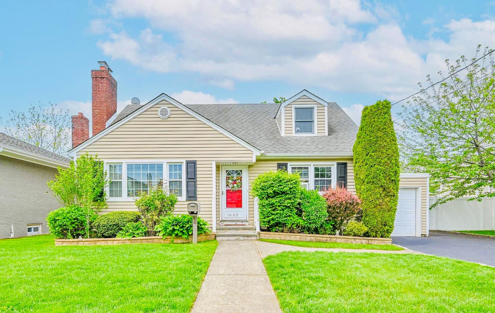 1652 Baker Avenue, Merrick, New York image 1