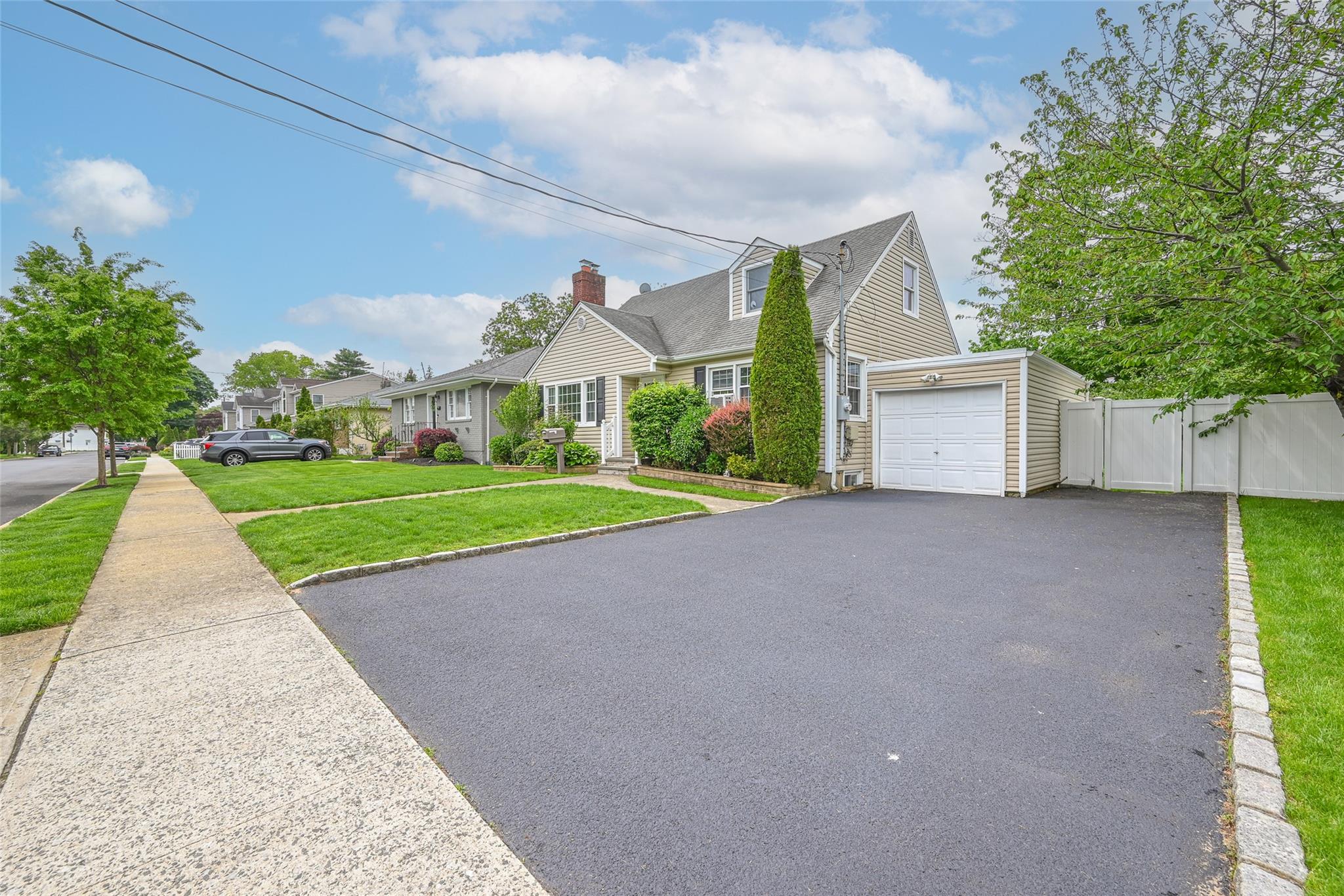 1652 Baker Avenue, Merrick, New York image 3