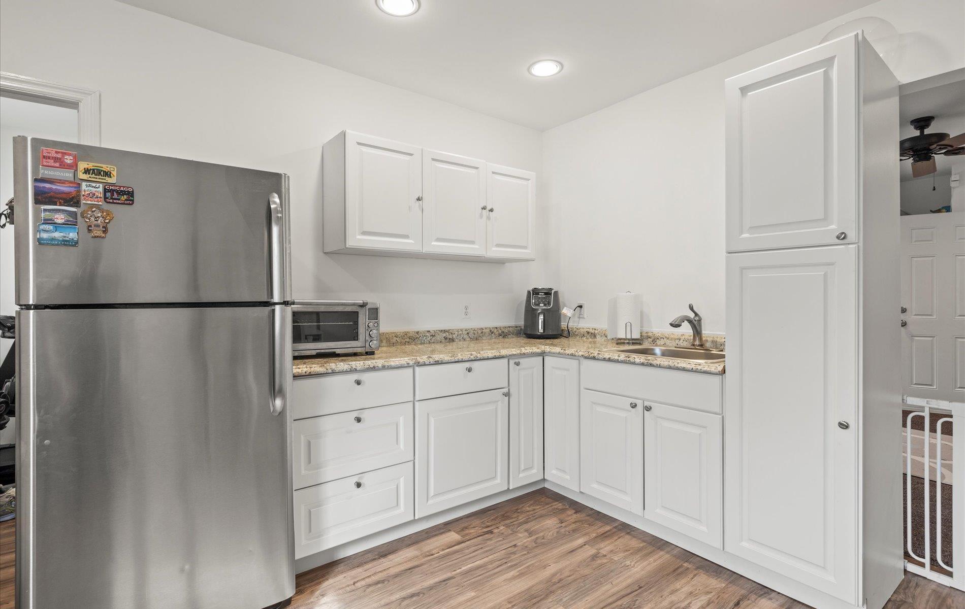 65 Howell Avenue, Deer Park, New York image 23