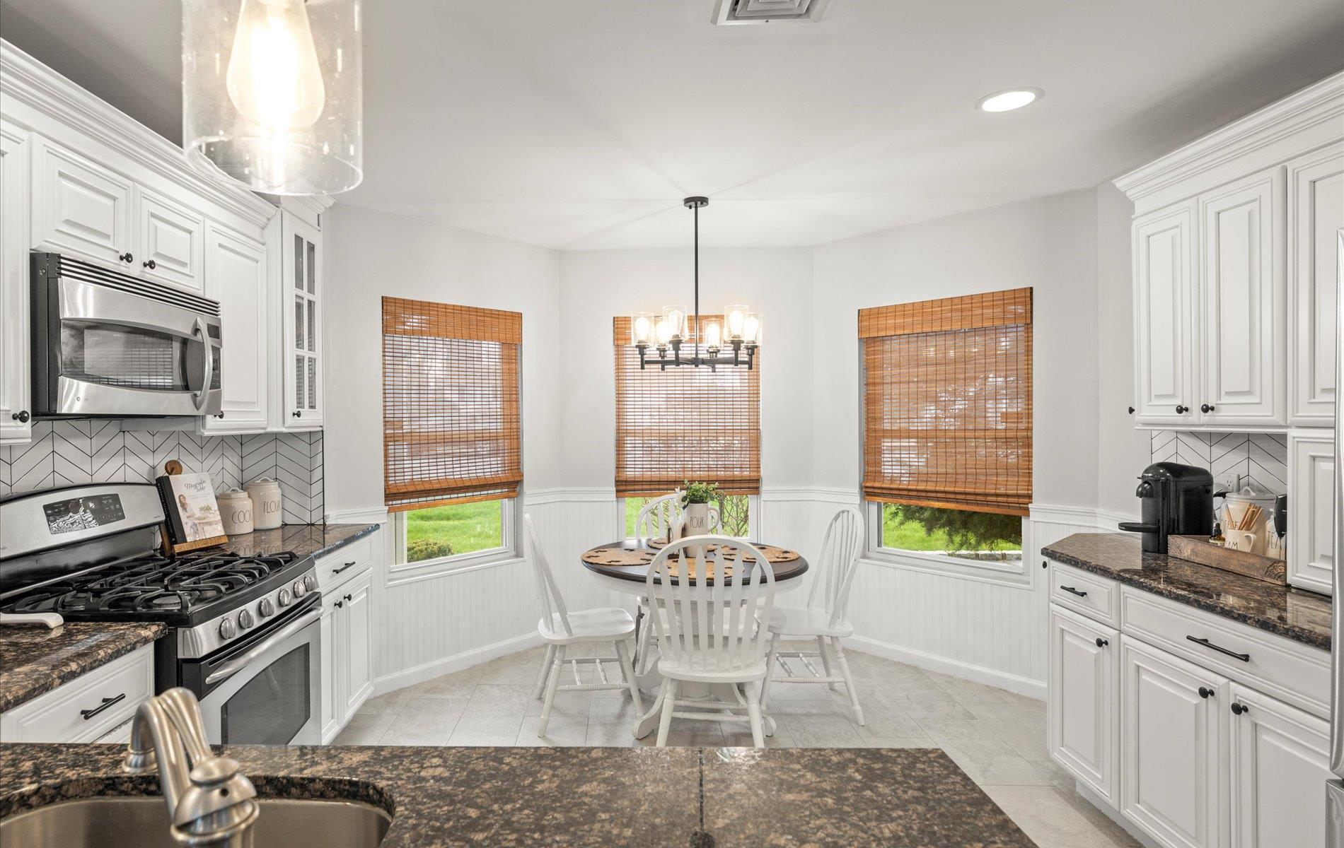 65 Howell Avenue, Deer Park, New York image 14