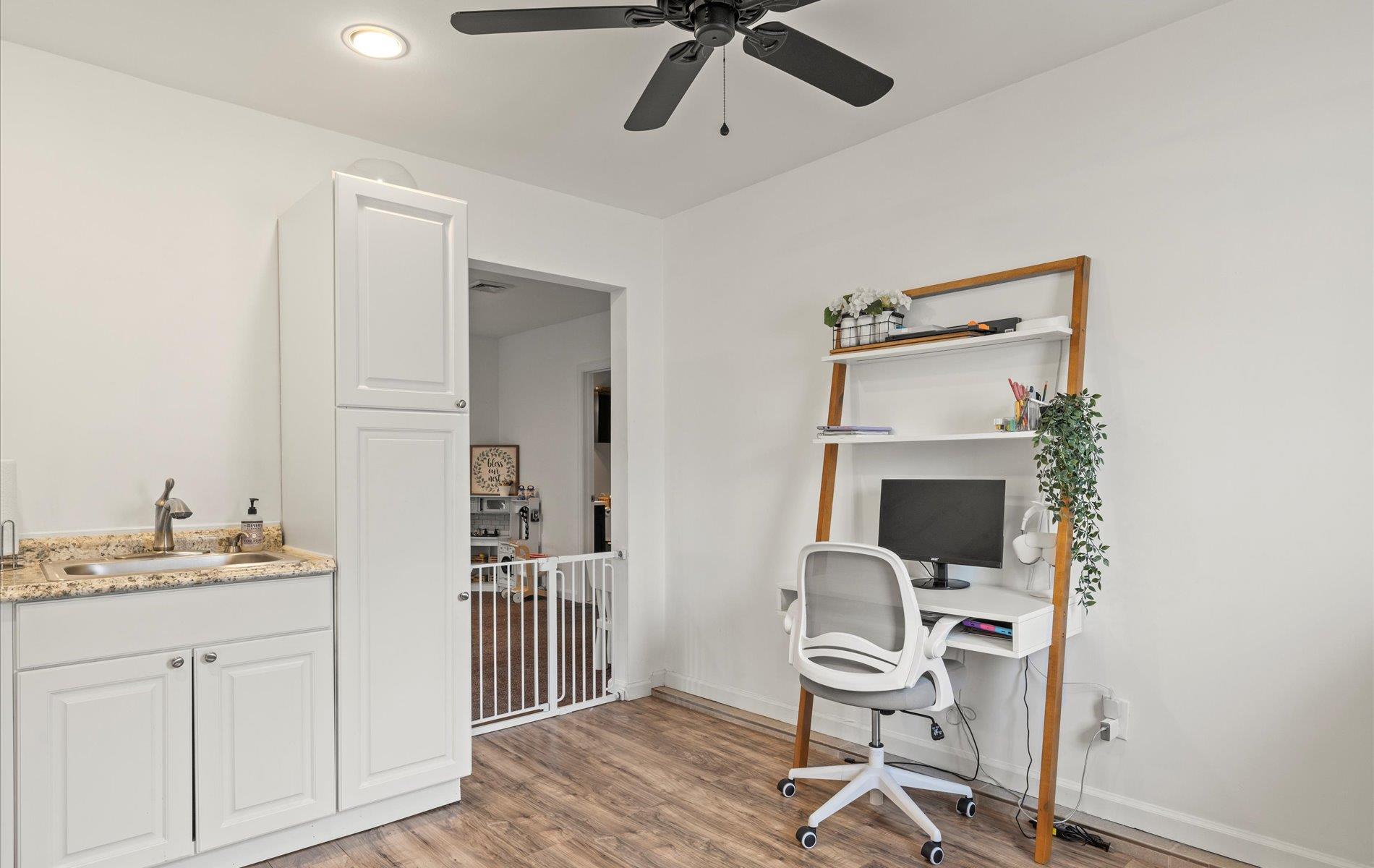 65 Howell Avenue, Deer Park, New York image 31