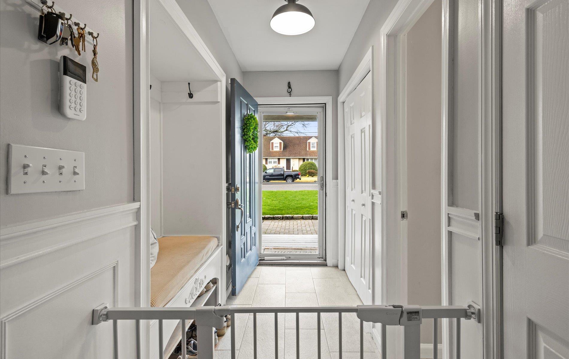 65 Howell Avenue, Deer Park, New York image 10